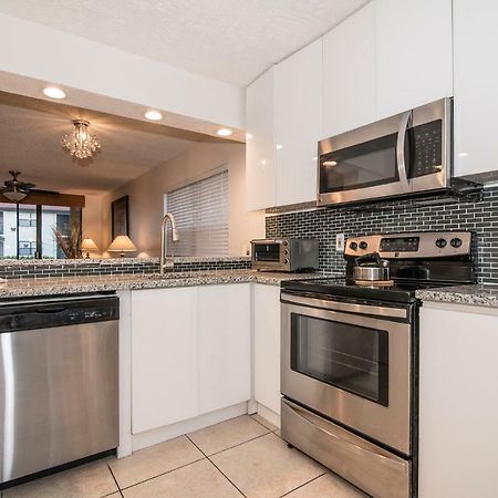 Luxury Shorewalk Water Front 2 Bedroom 2 Bathroom 3Mins Img 5 Mins Beach Bradenton Beach Exterior photo